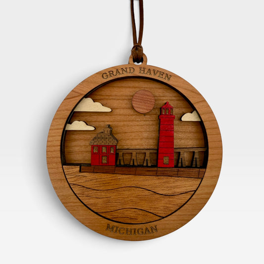 Michigan Lighthouses:  Grand Haven Pier